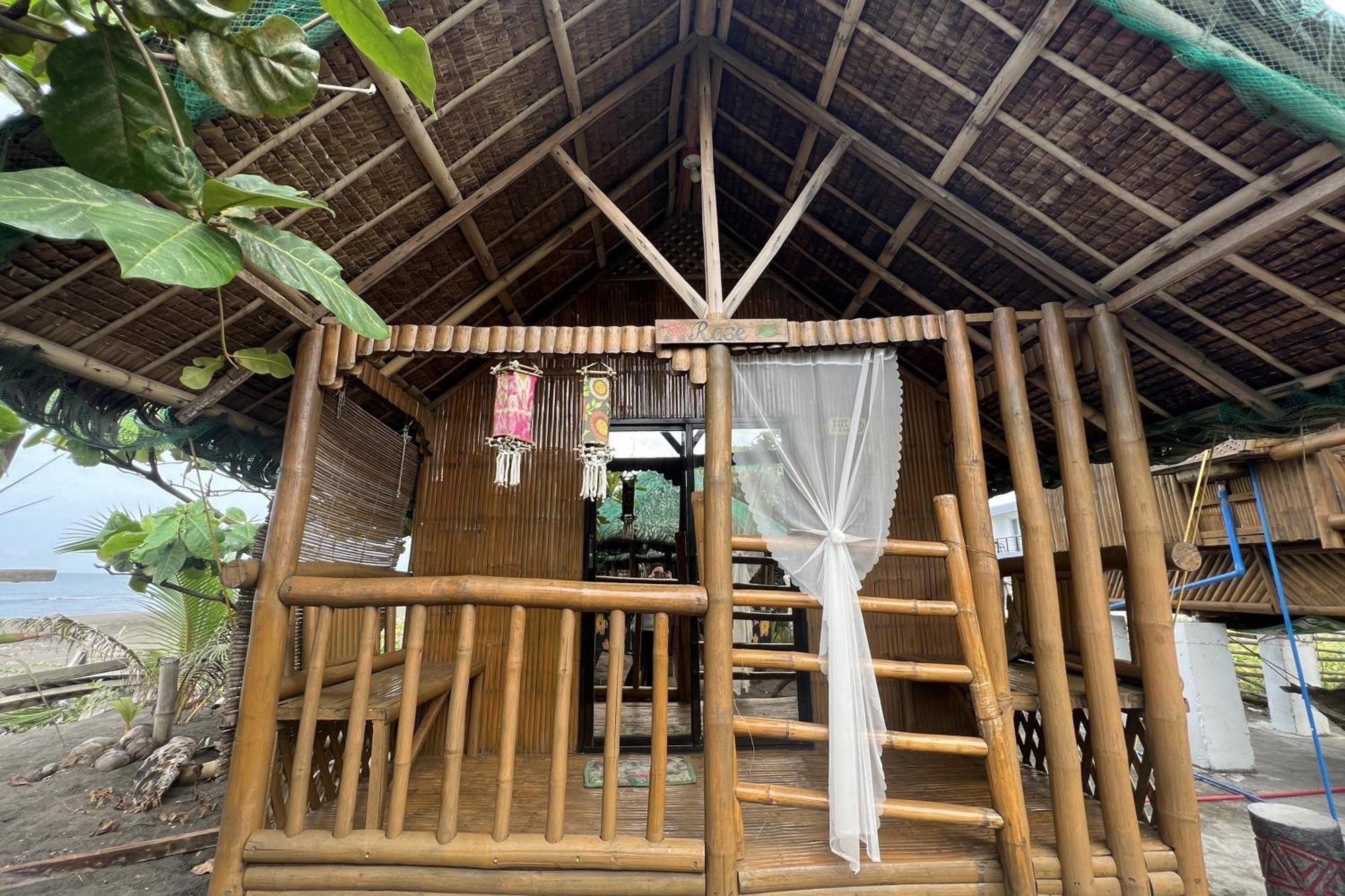 Lover'S Point Beach Front Resort Lian Bagian luar foto
