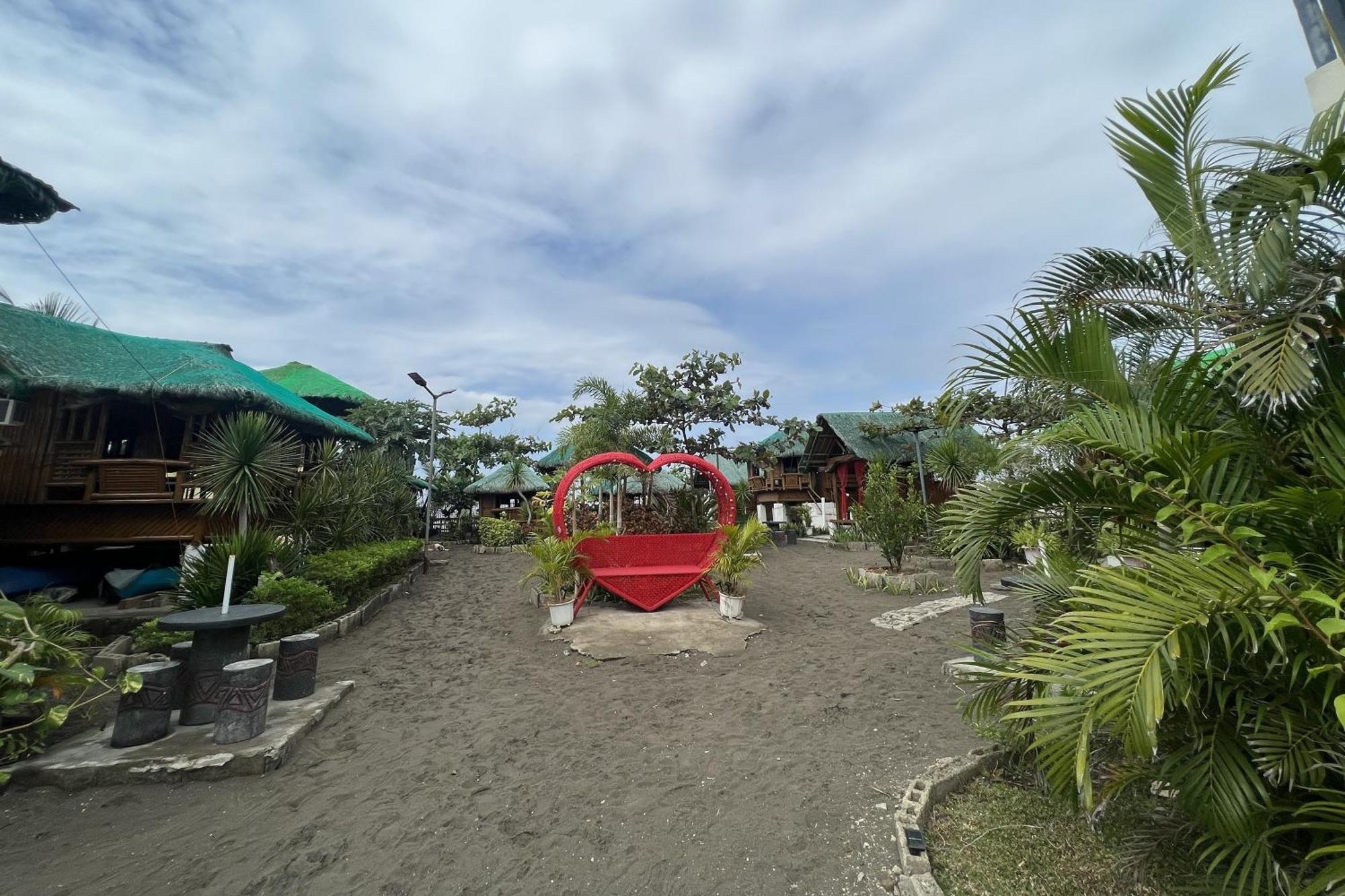 Lover'S Point Beach Front Resort Lian Bagian luar foto